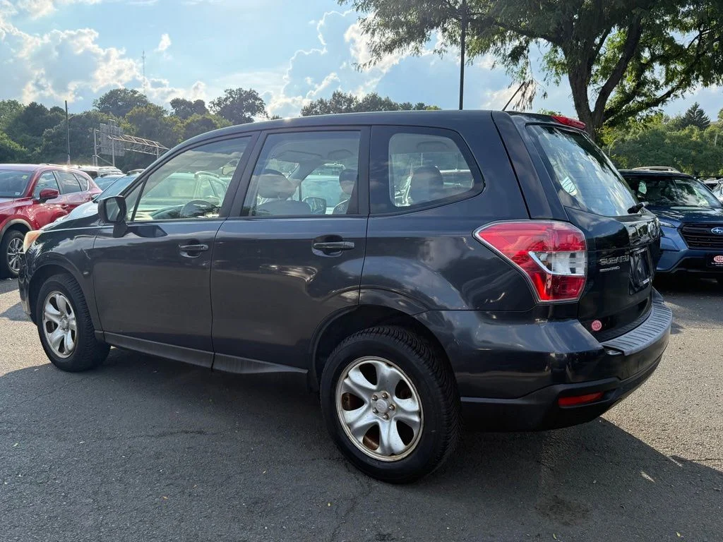 Used 2014 Dark Gray Metallic Subaru 2.5i image 7