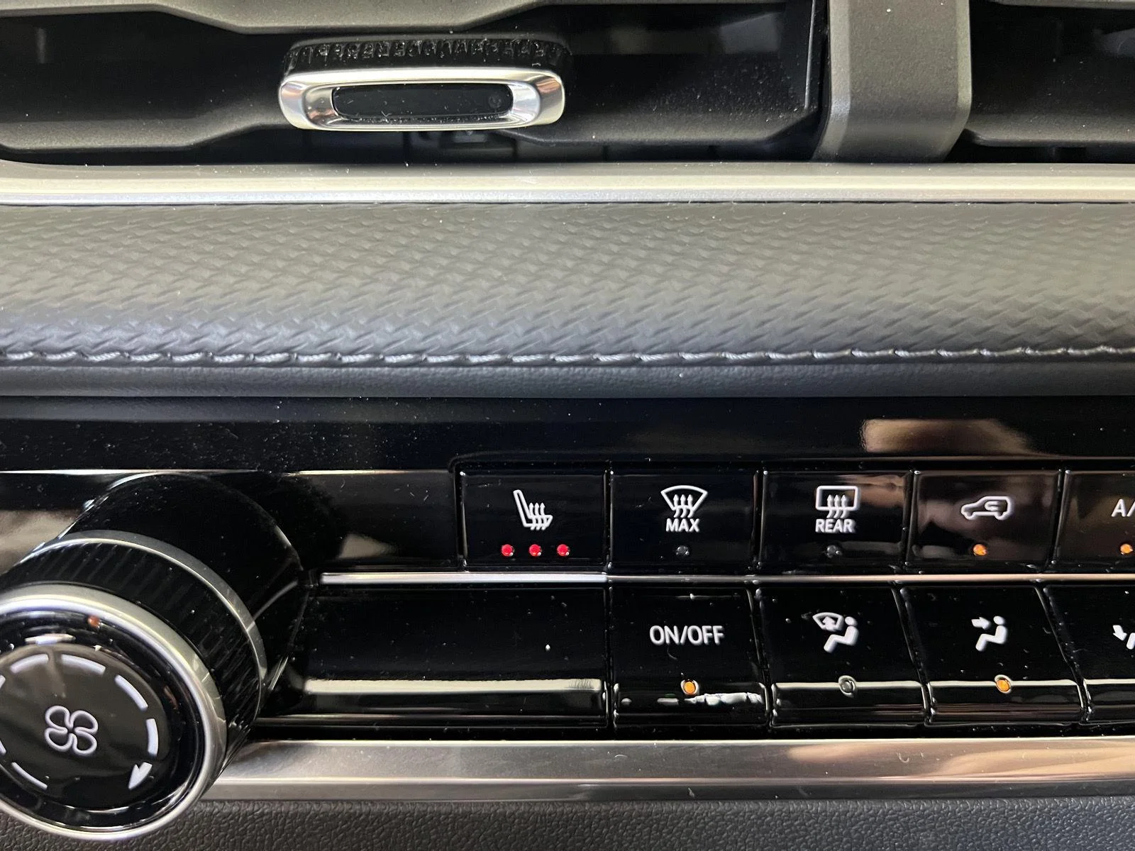 Used 2025 Mosaic Black Metallic Chevrolet LT image 16