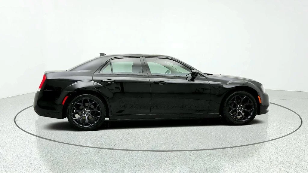 Used 2020 Gloss Black Chrysler Touring RWD w/ Sport Appearance Package image 4