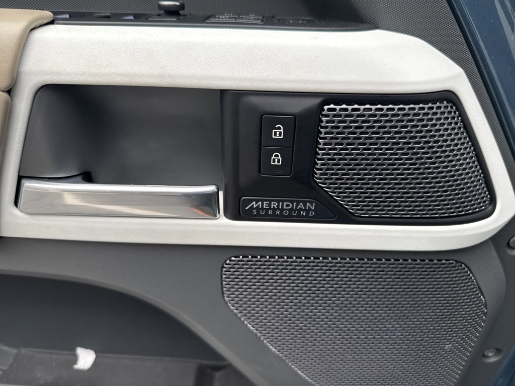 Certified Used 2020 Blue Land Rover HSE image 9
