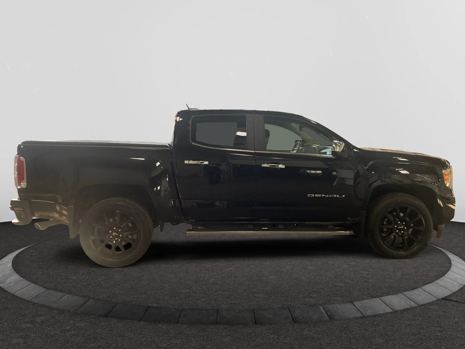 Used 2022 BLACK GMC Crew Cab 4WD DENALI image 6