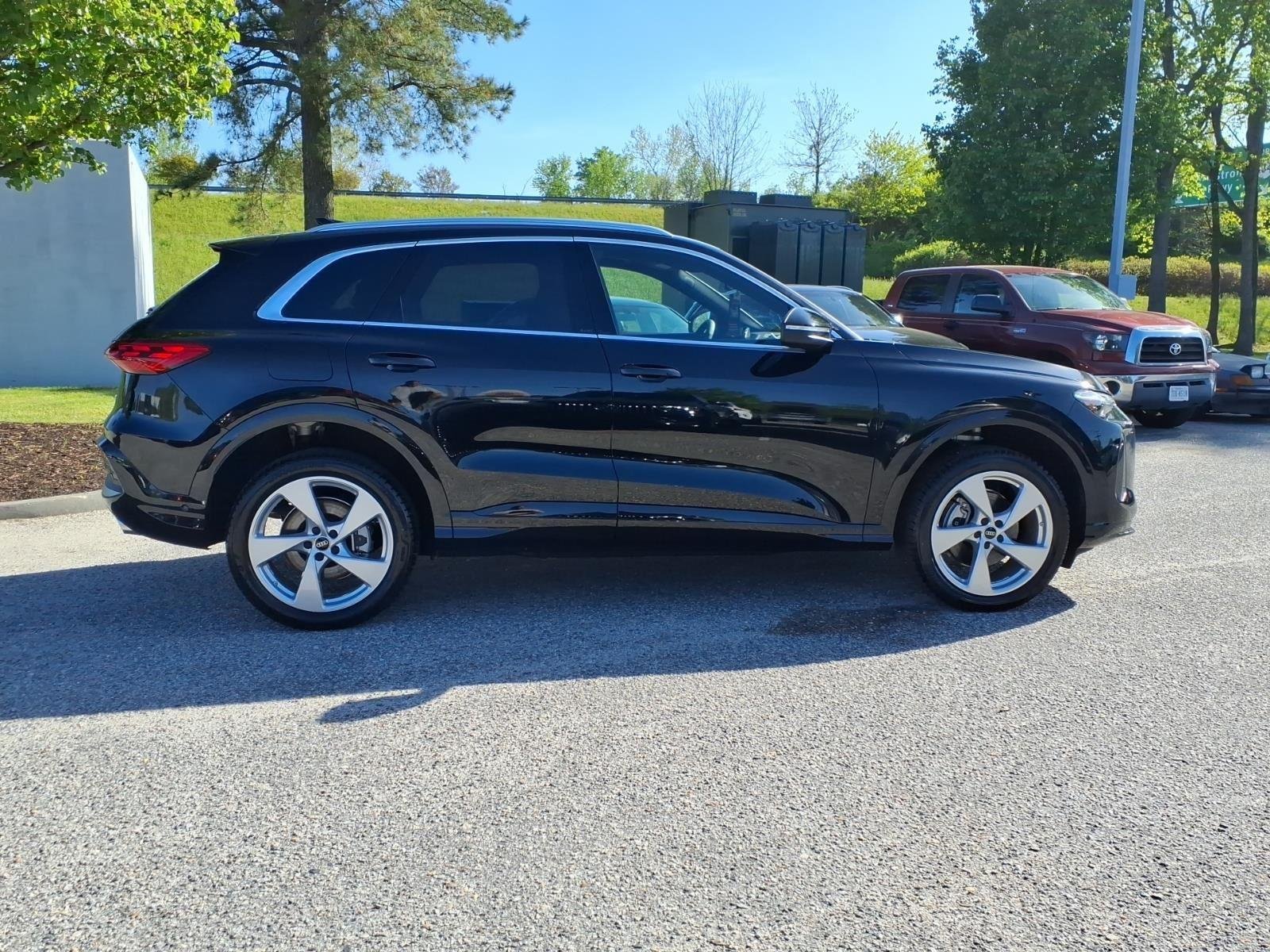 Used 2025 Mythos Black Metallic Audi Premium Plus image 5