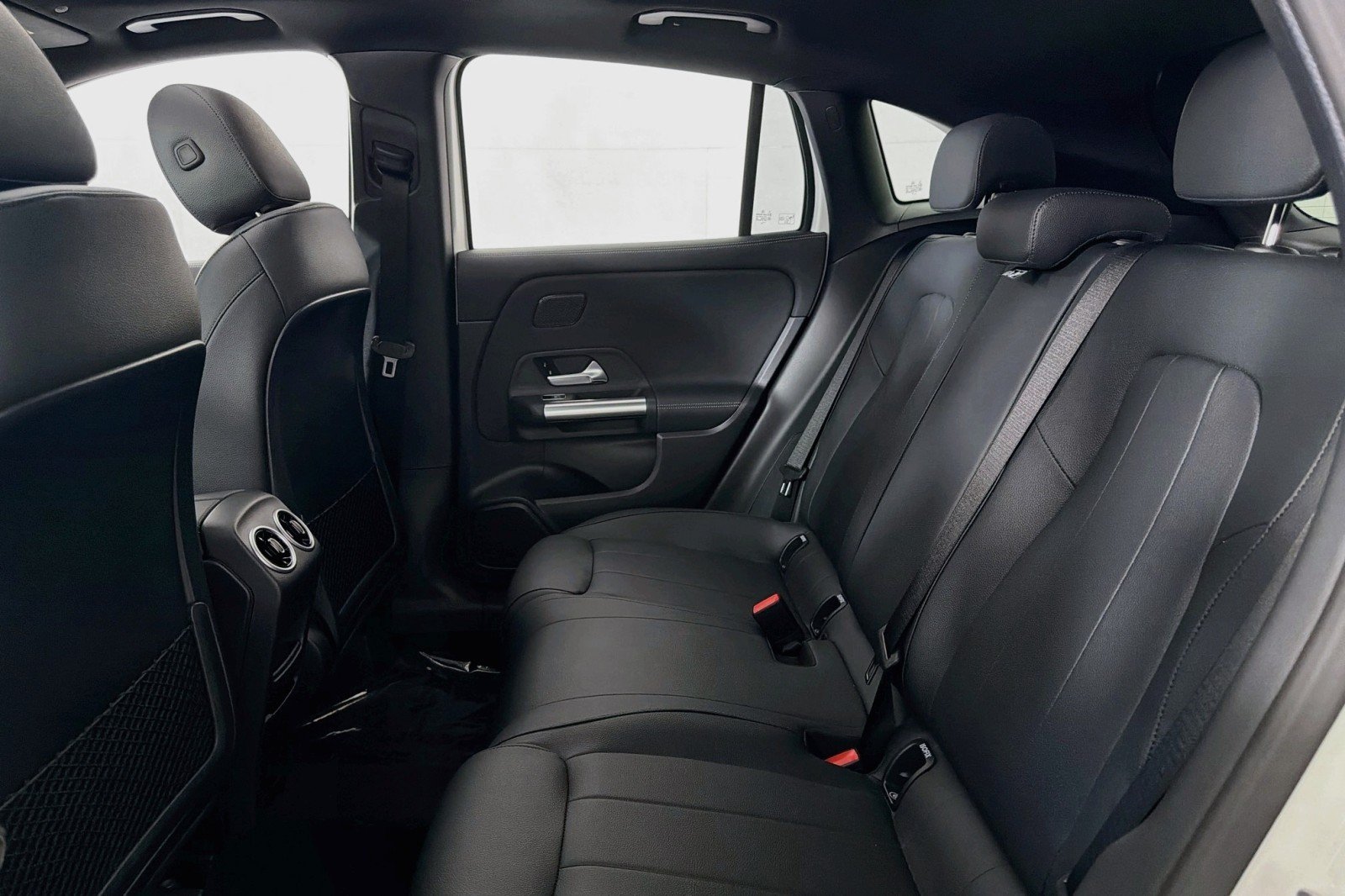 New 2026 Polar White Mercedes-Benz GLA 250 SUV image 7
