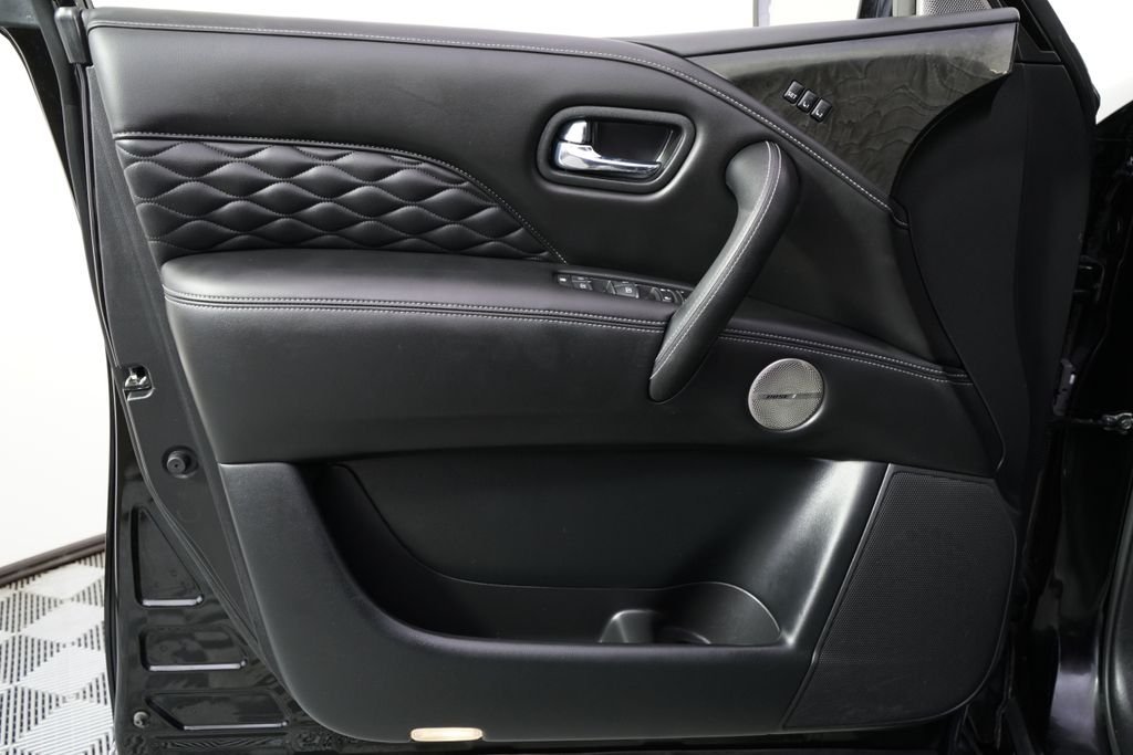 Used 2022 Black Obsidian INFINITI Sensory image 23