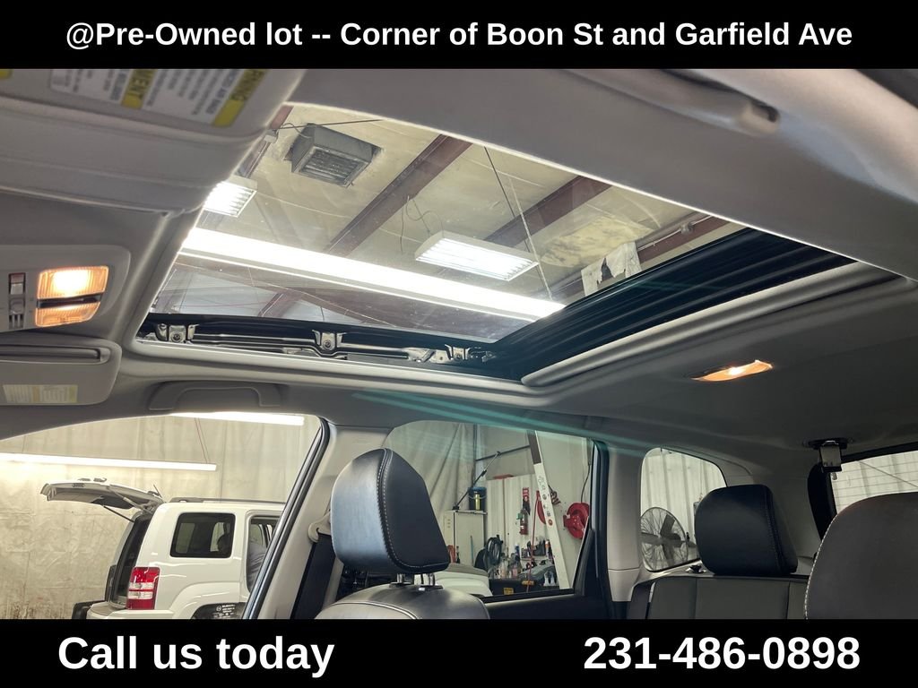 Used 2017 Silver Subaru 2.5i Touring image 13