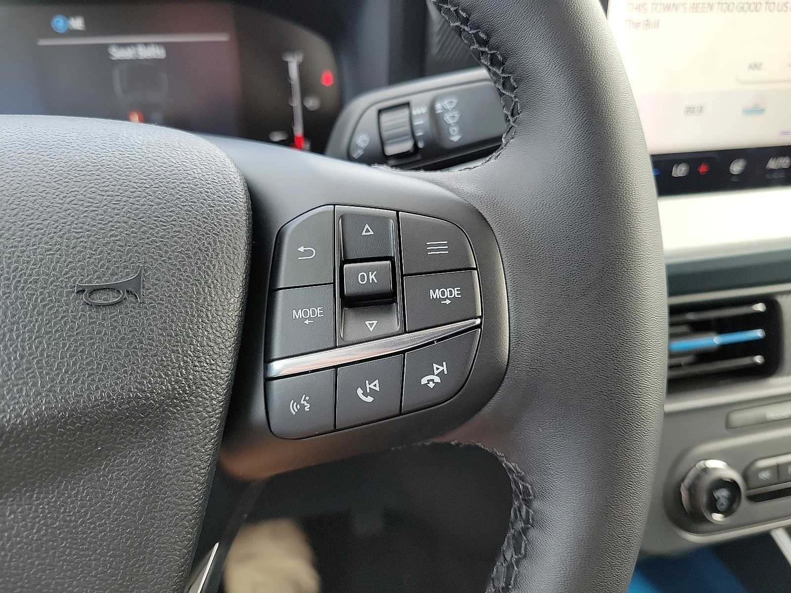 New 2025 Space White Metallic Ford XLT image 20
