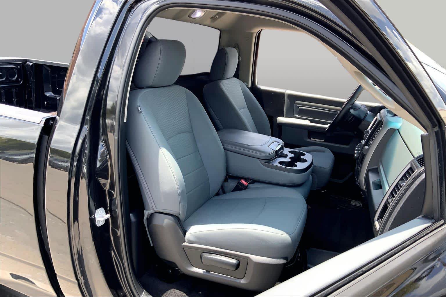 Used 2017 Brilliant Black Crystal Pearlcoat Ram Express image 7
