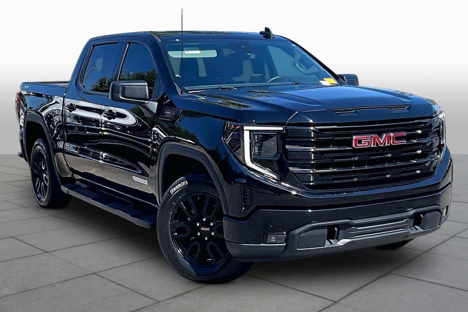 Used 2024 Onyx Black GMC Elevation image 3