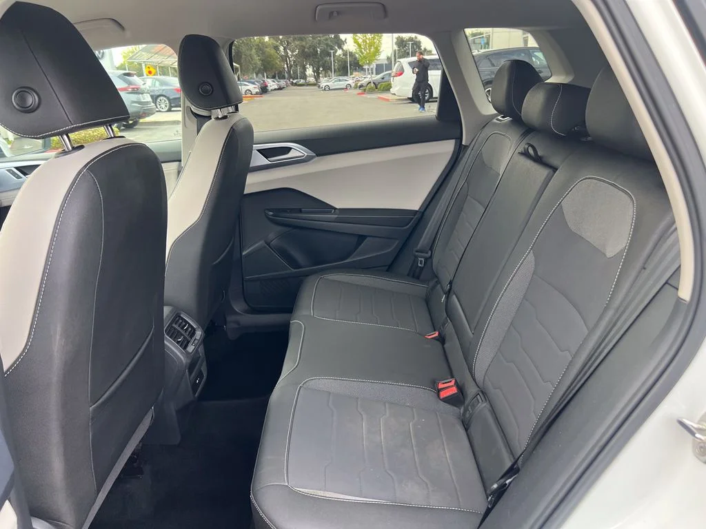 Used 2025  Volkswagen 1.5T SE image 23