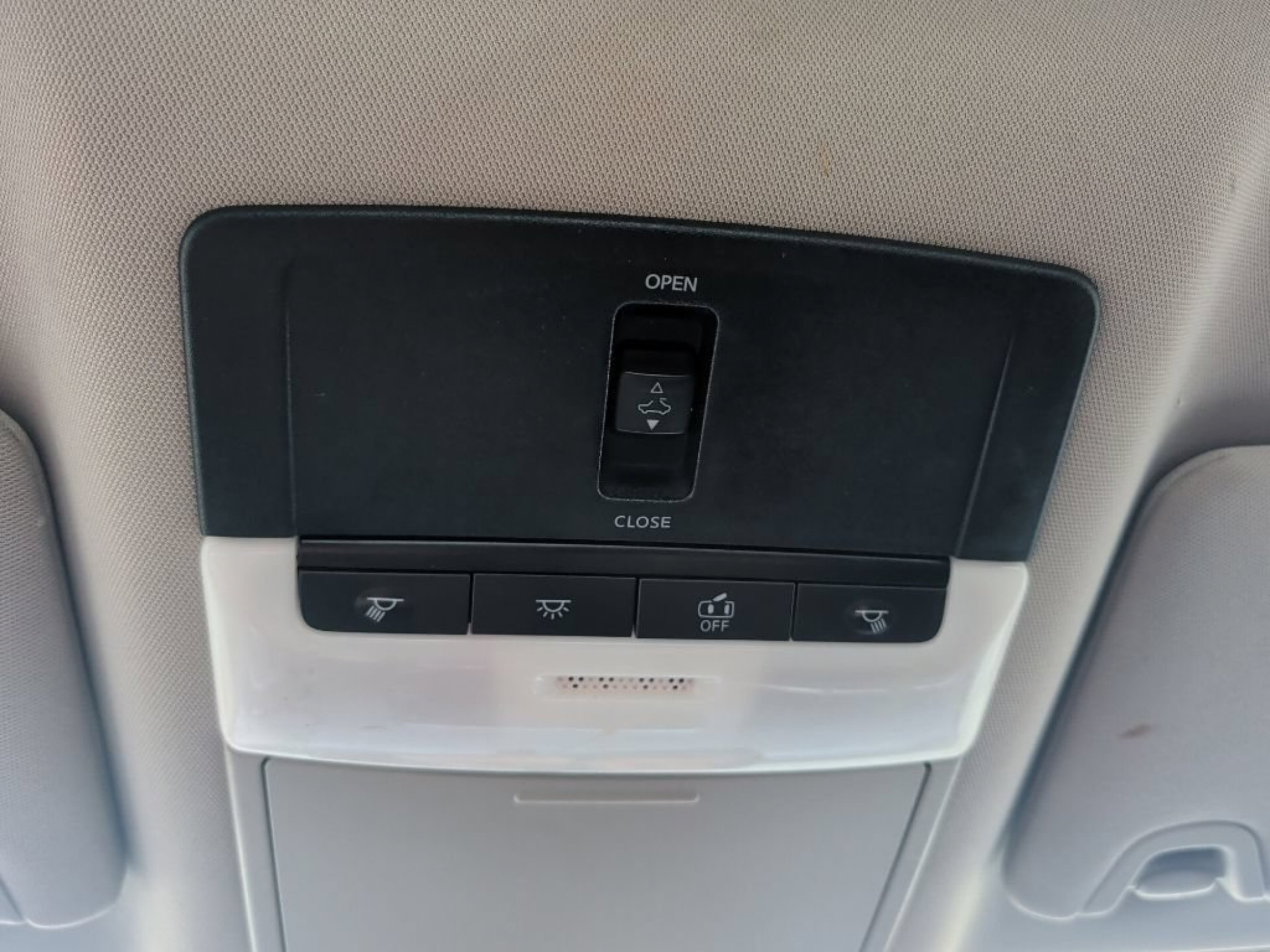 Used 2022 Pearl White Tricoat Nissan 2.5 SV image 36