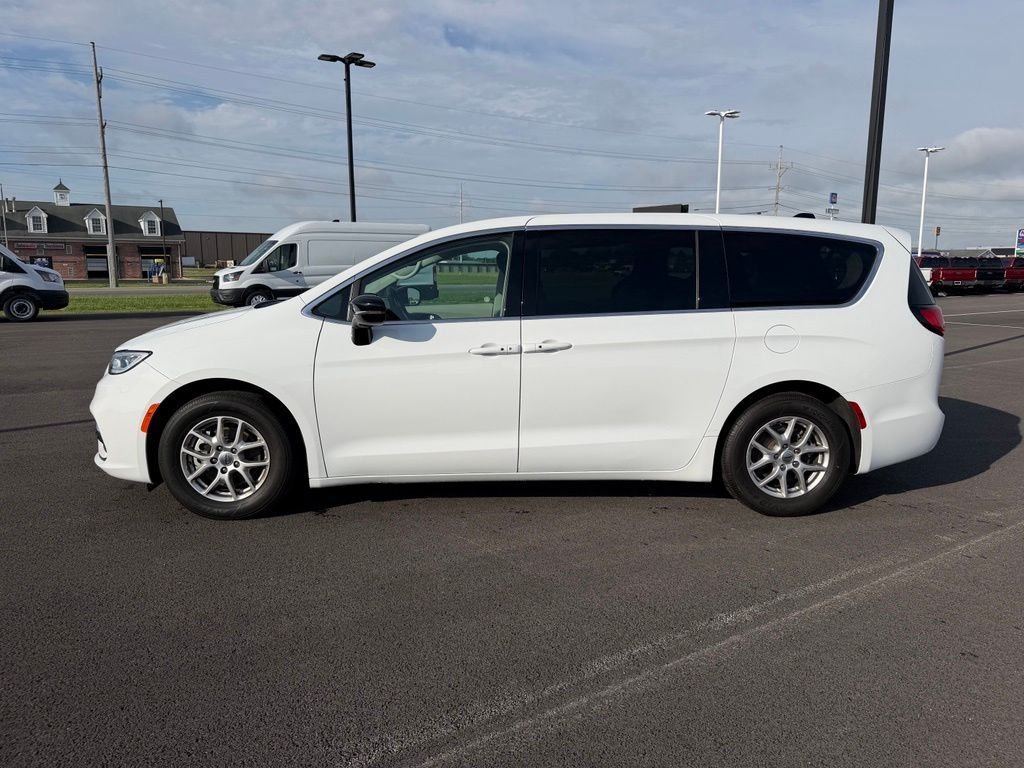 Used 2024 White Chrysler Touring L image 8