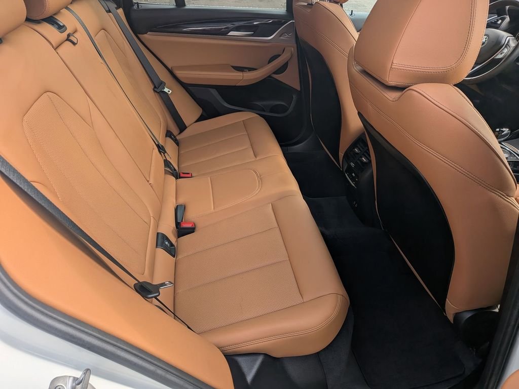 Used 2023  BMW xDrive30i image 21