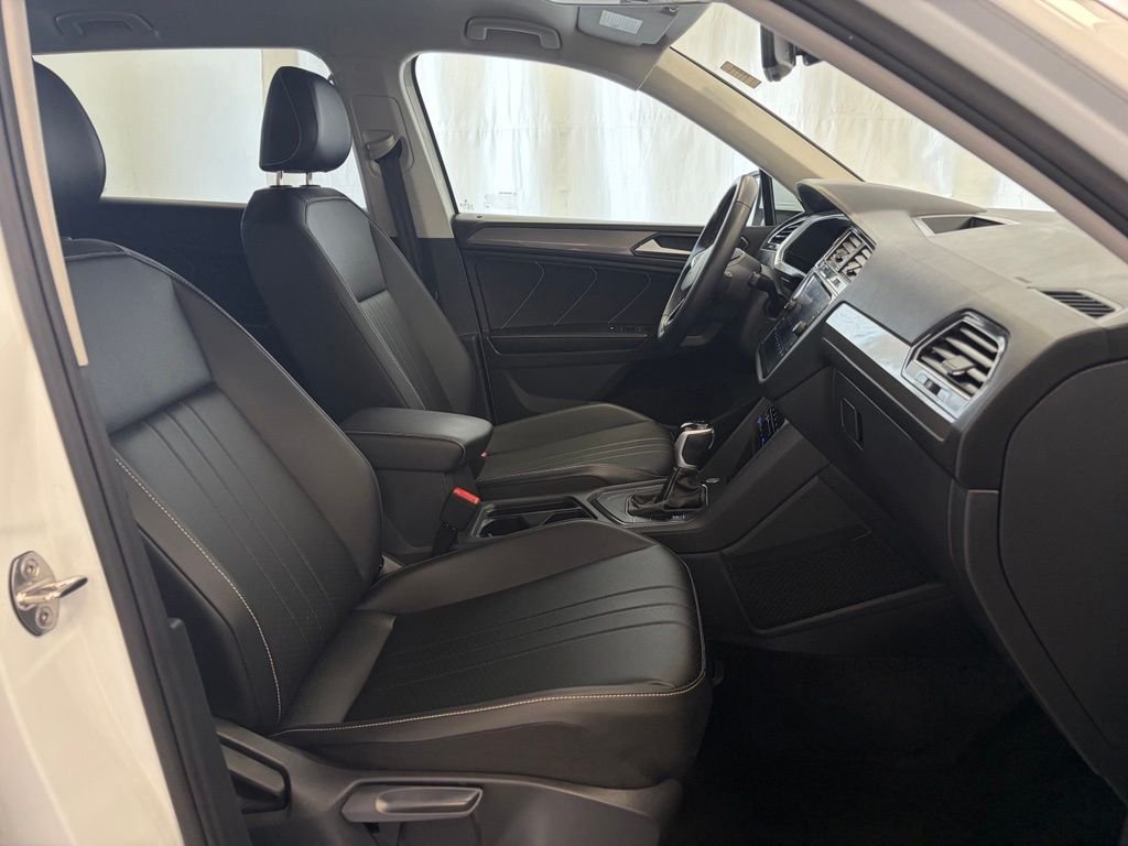 Used 2023 Opal White Volkswagen 2.0T SE image 18