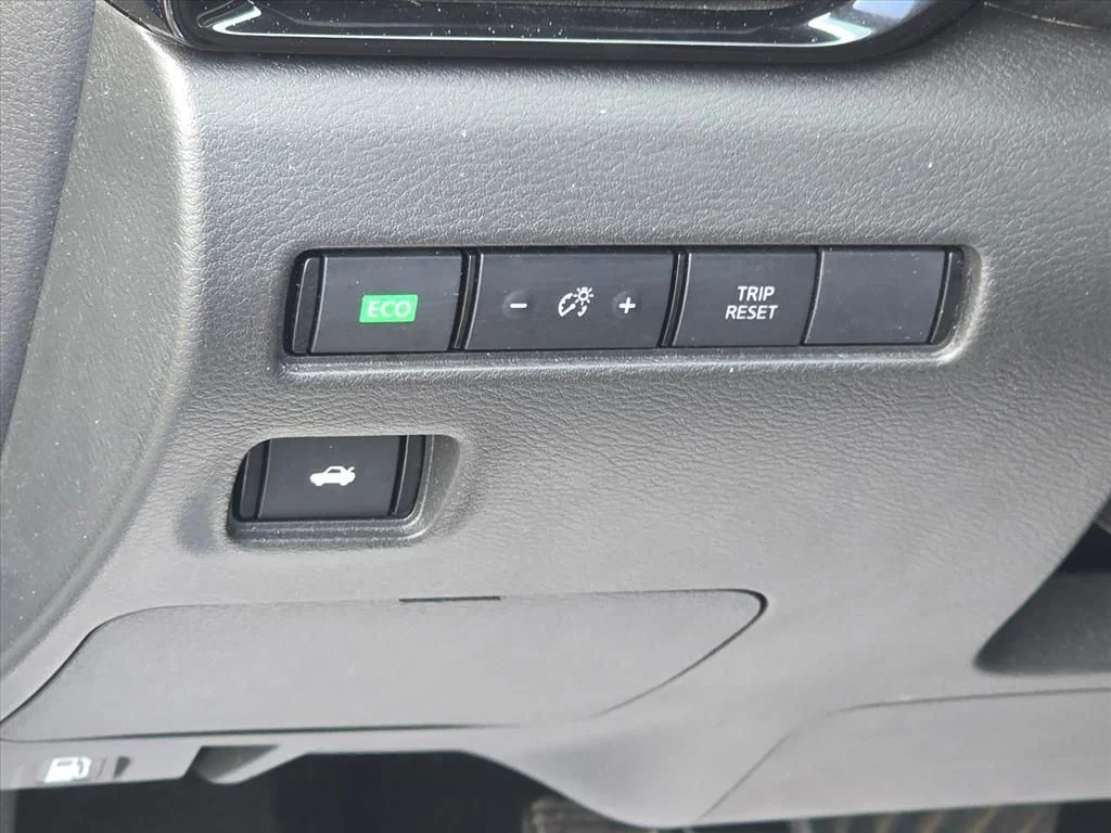 Used 2024 Blue Nissan SV image 8