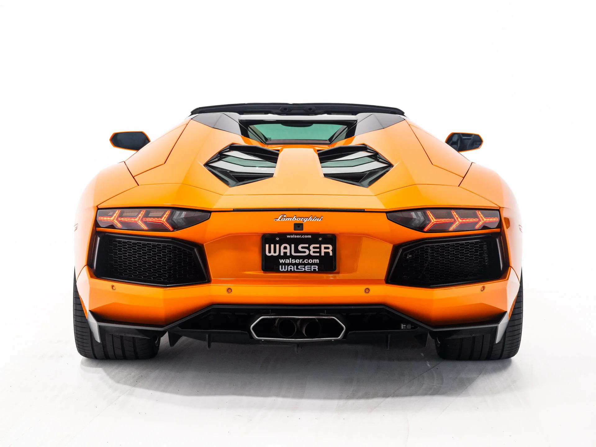 Used 2016 Arancio Atlas Pearl Effect Lamborghini LP700-4 image 5