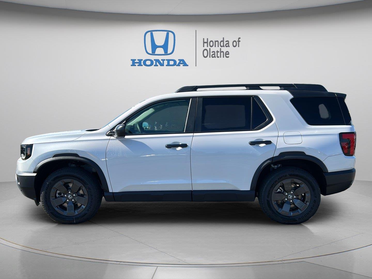 New 2026 Platinum White Pearl Honda RTL Towing image 6