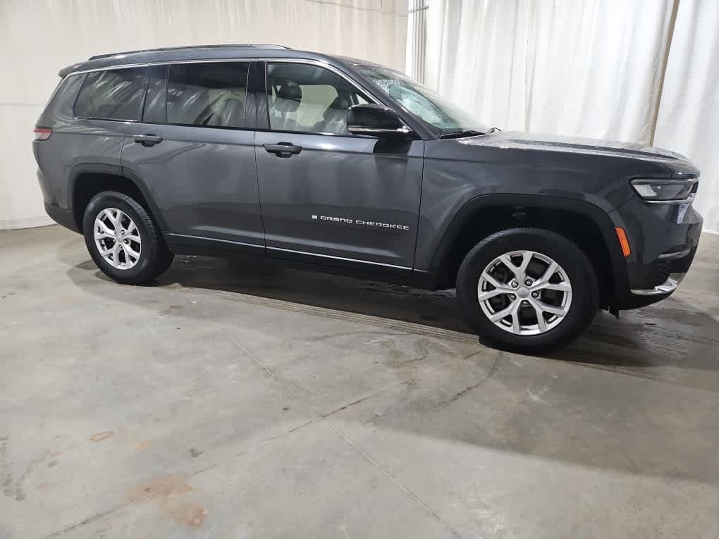 Used 2021 Metallic Jeep Limited image 8
