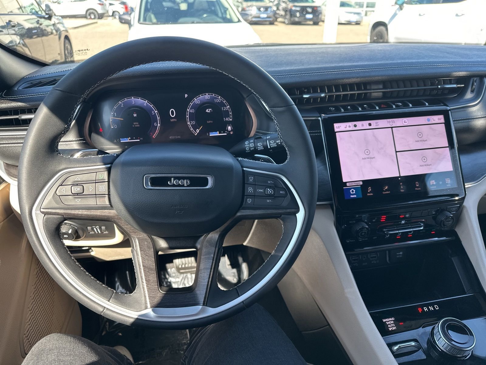 Used 2023 Silver Jeep Limited image 41