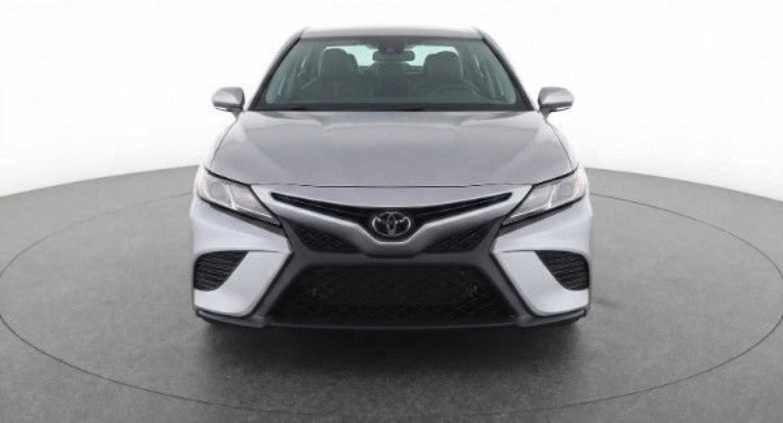 Used 2018 Celestial Silver Metallic Toyota XSE V6 image 11