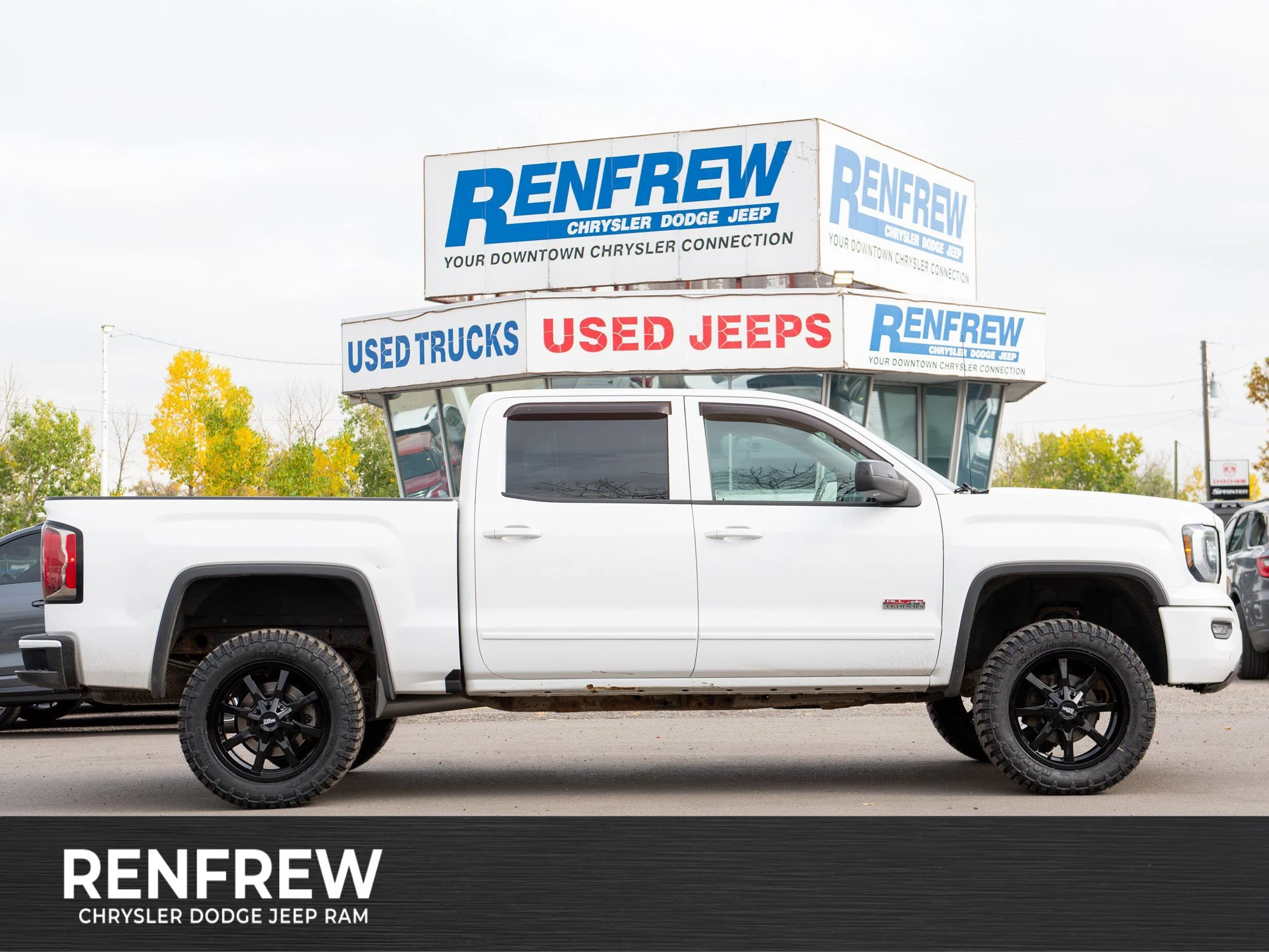 Used 2017 White GMC SLT* | Crew Cab | 5.3L V8 | Lift | New Tires/Wheels | Bose Sound System | image 1