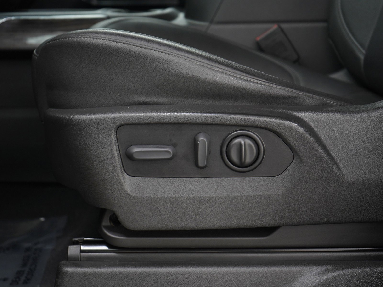 2022 Chevrolet Silverado 1500 Limited LTZ - Photo 23