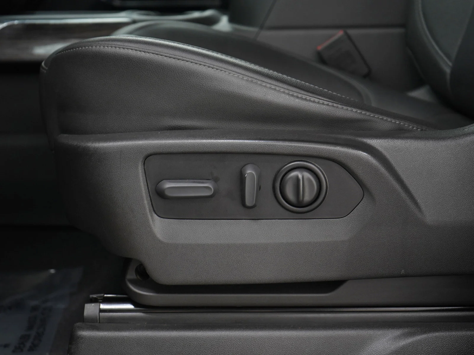 2022 Chevrolet Silverado 1500 Limited LTZ - Photo 23