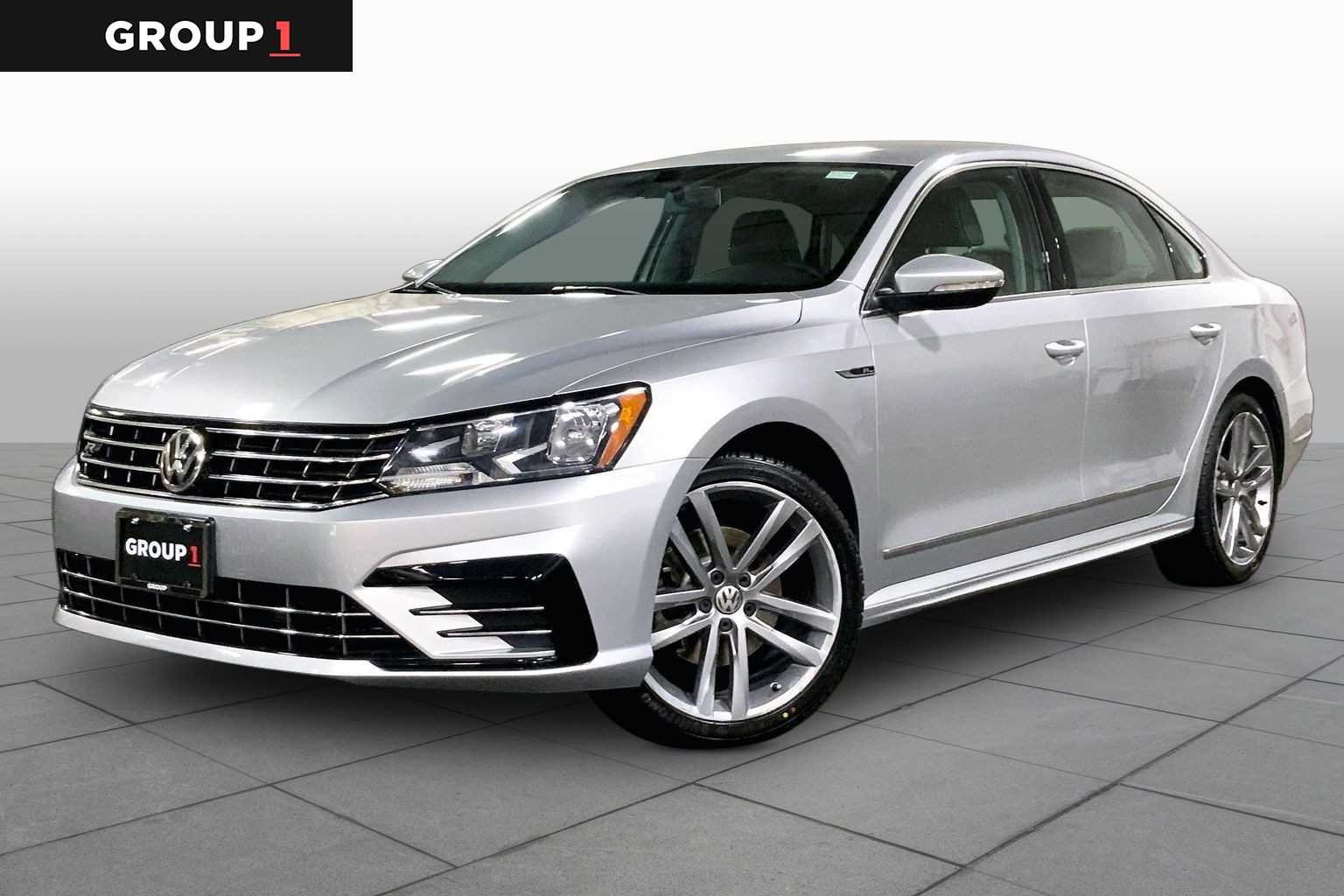 2017 Volkswagen Passat R-Line w/Comfort Pkg