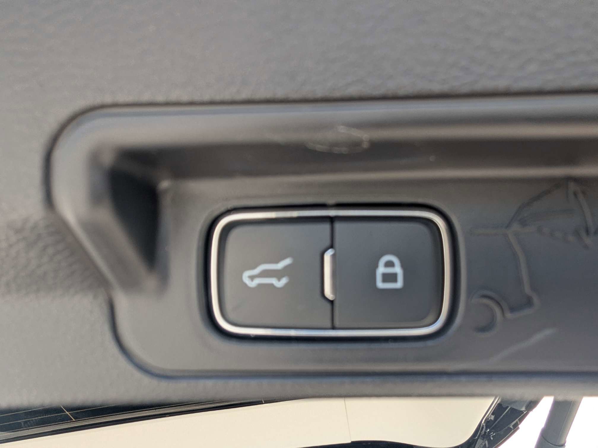 Used 2025 Agate Black Metallic Ford Active image 15