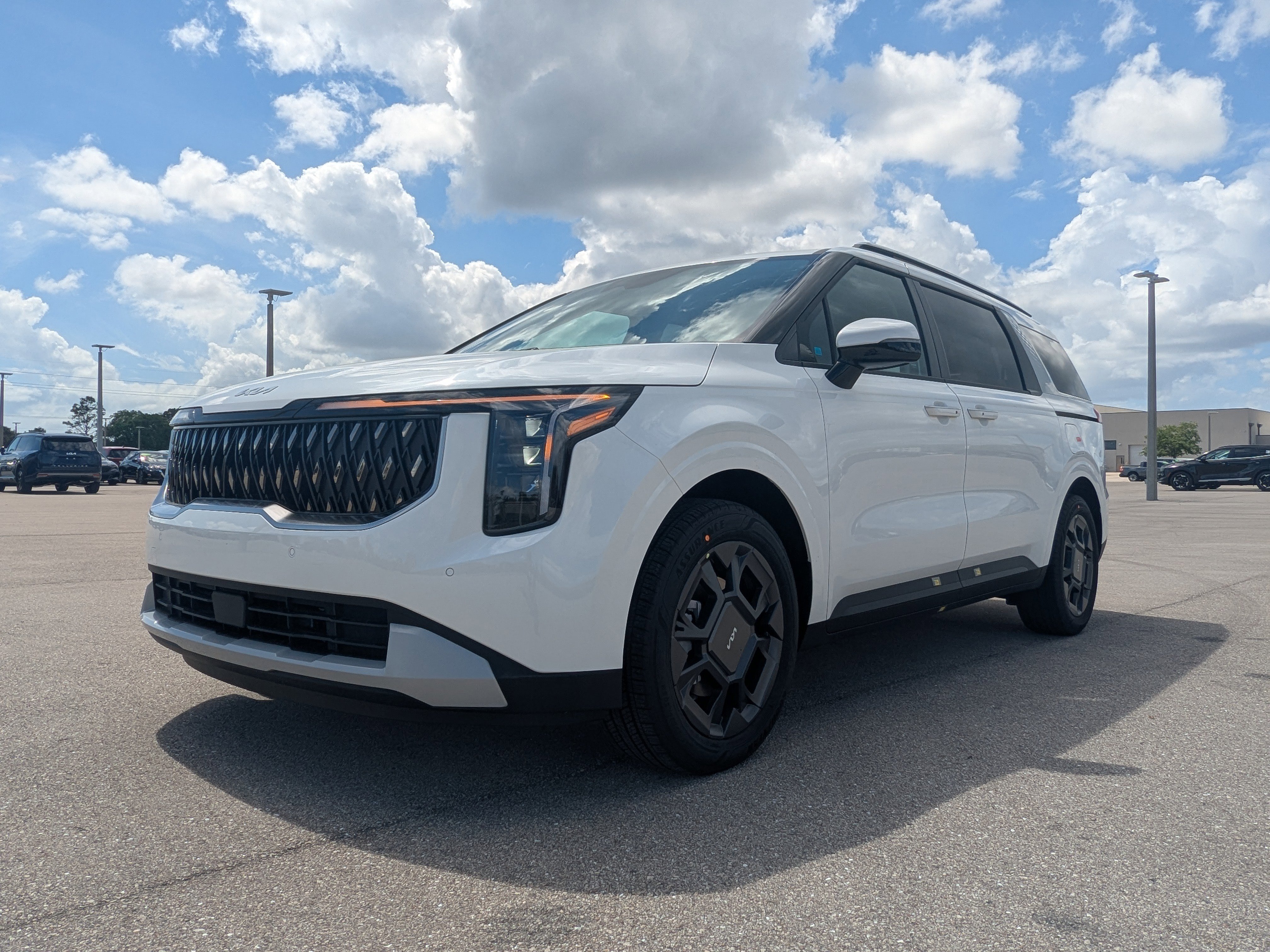 New 2026 Snow White Pearl Kia EX image 9