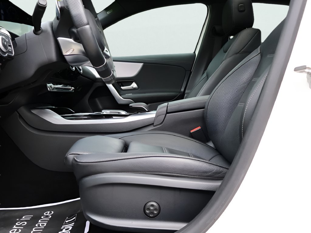 Used 2020 Polar White Mercedes-Benz Base image 41