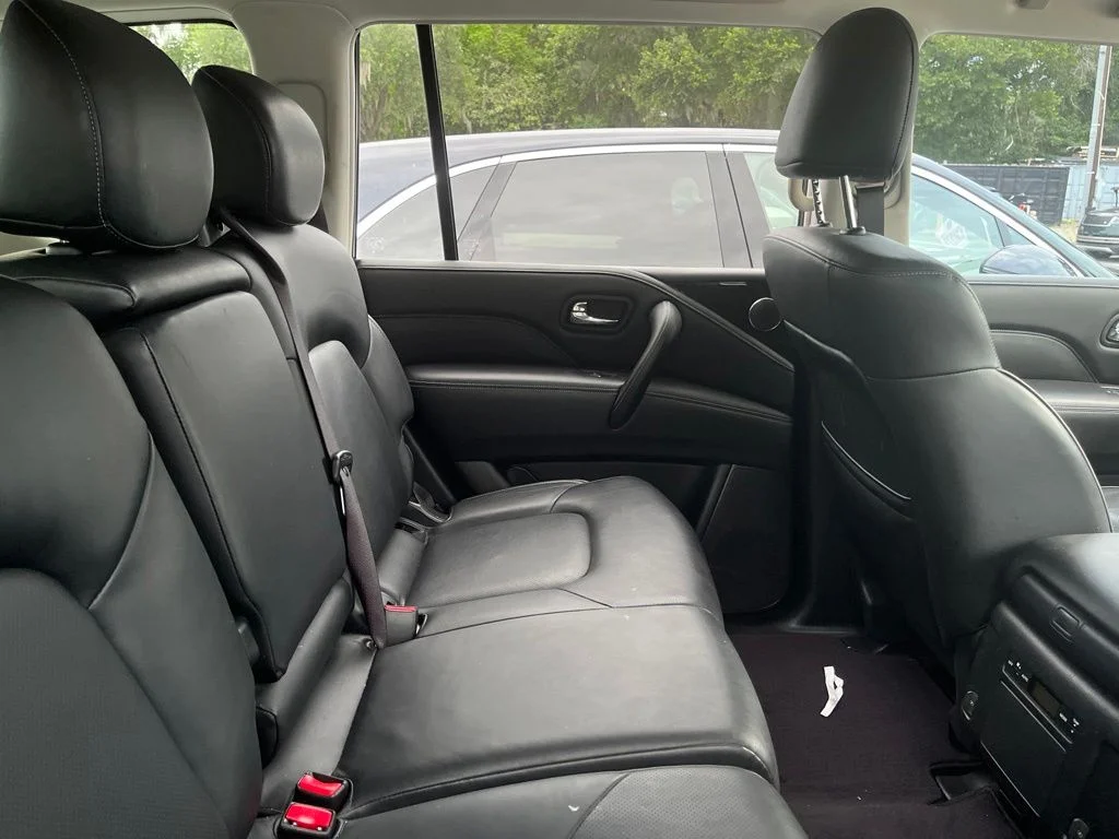 Used 2020 White INFINITI LUXE image 9