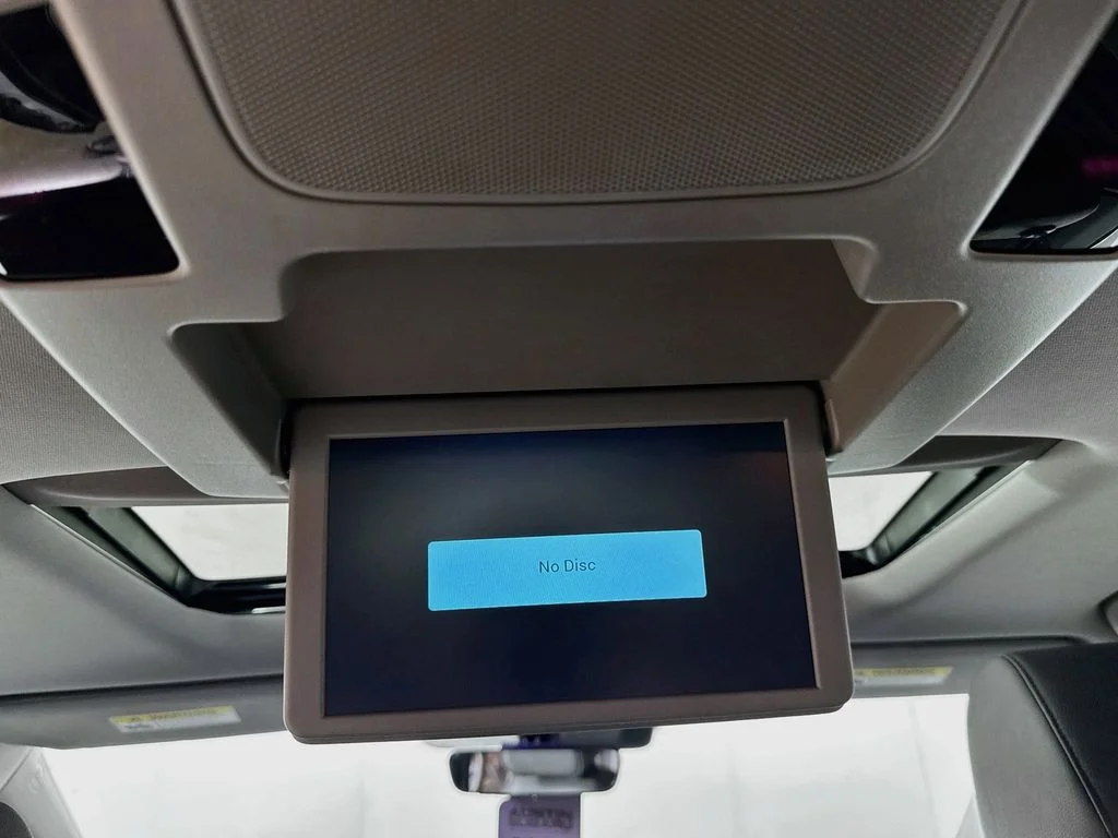 Used 2018 Silver Honda Touring image 44