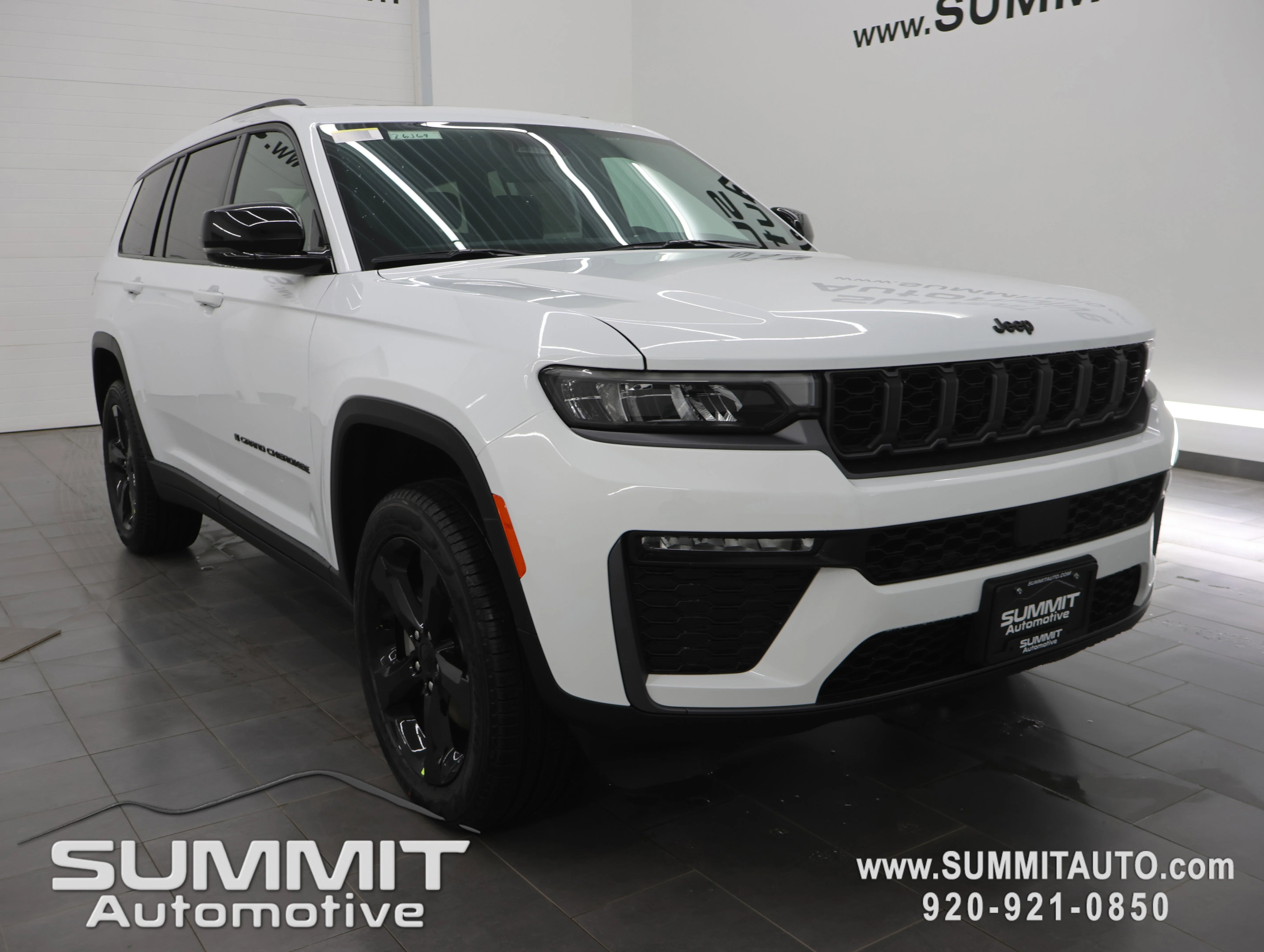 New 2026 Bright White Clear-Coat Exterior Paint Jeep Limited image 2