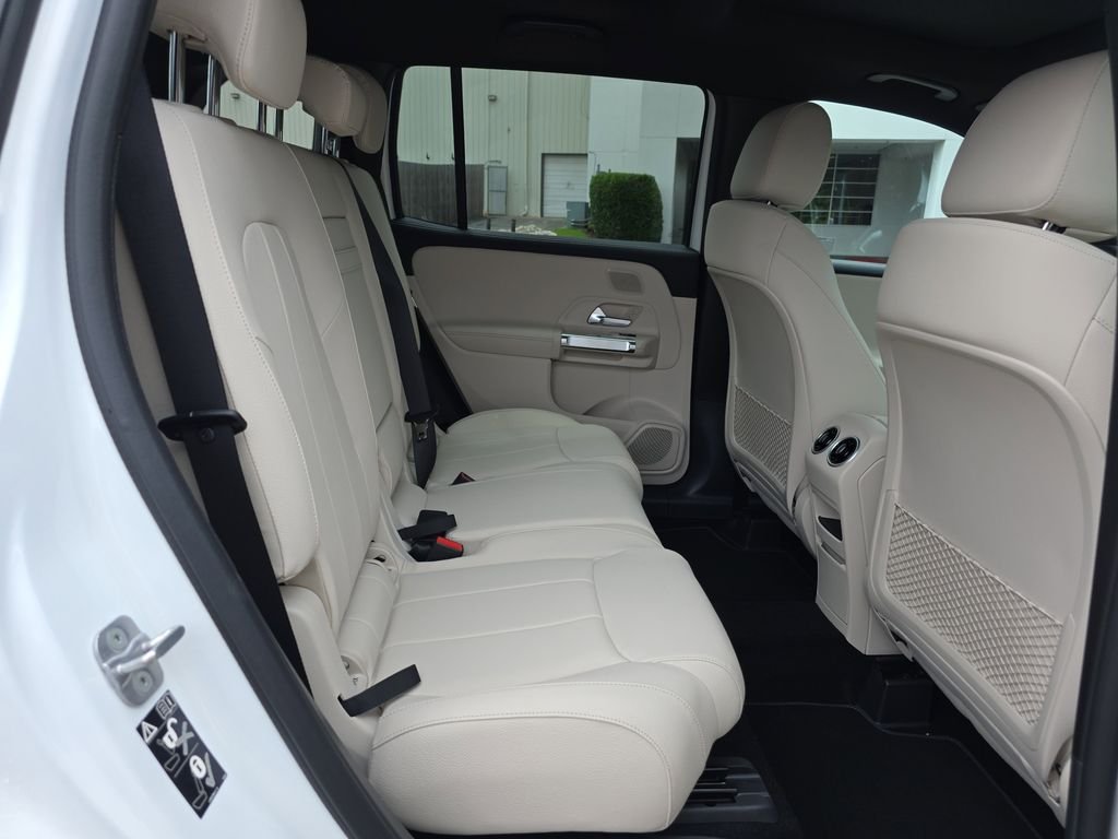 New 2026 White Mercedes-Benz GLB 250 image 15