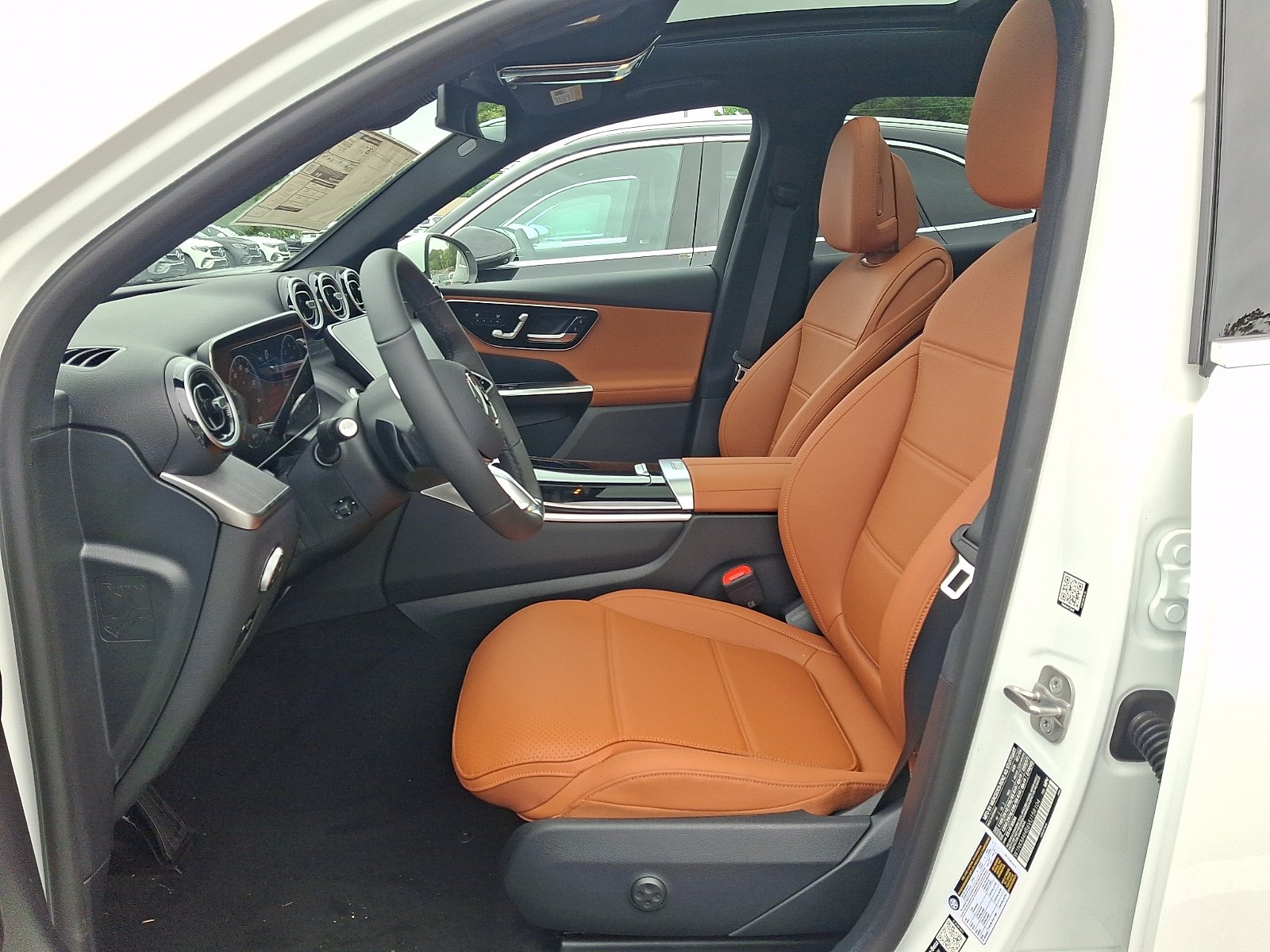 New 2027 Polar White Mercedes-Benz GLC 300 image 8