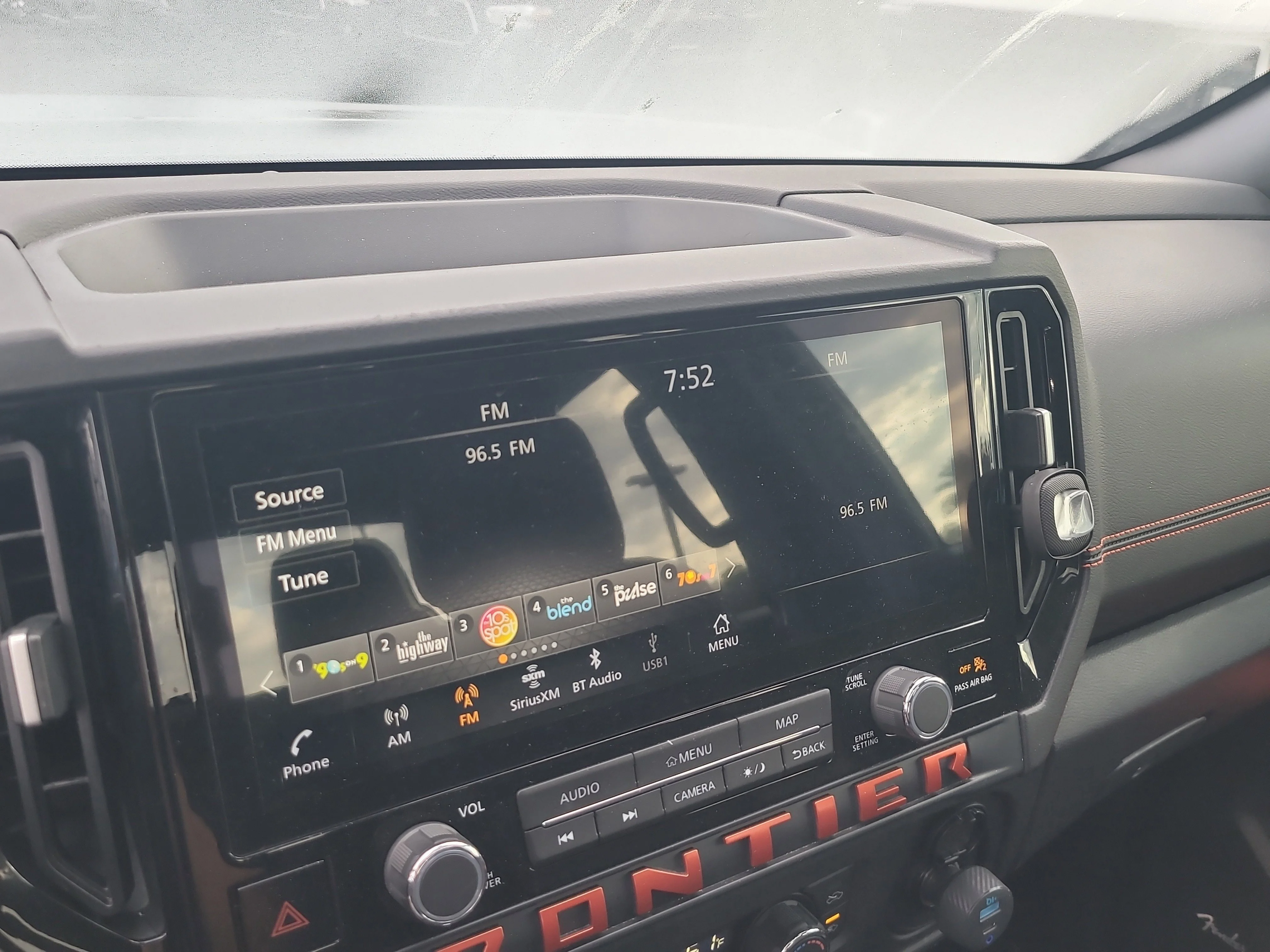Used 2025 Boulder Gray Pearl Nissan PRO-X image 24