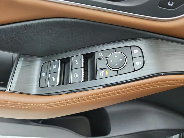 Used 2026 Gray Nissan Platinum image 33