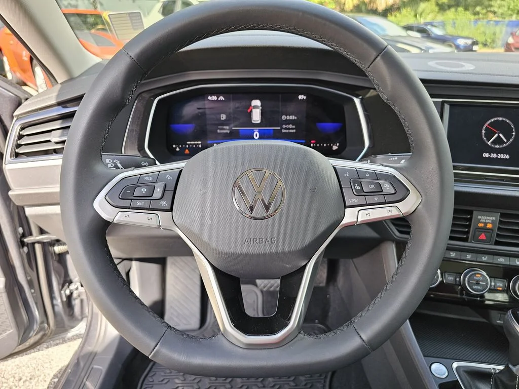 Used 2022 Gray Volkswagen 1.5T SE image 23