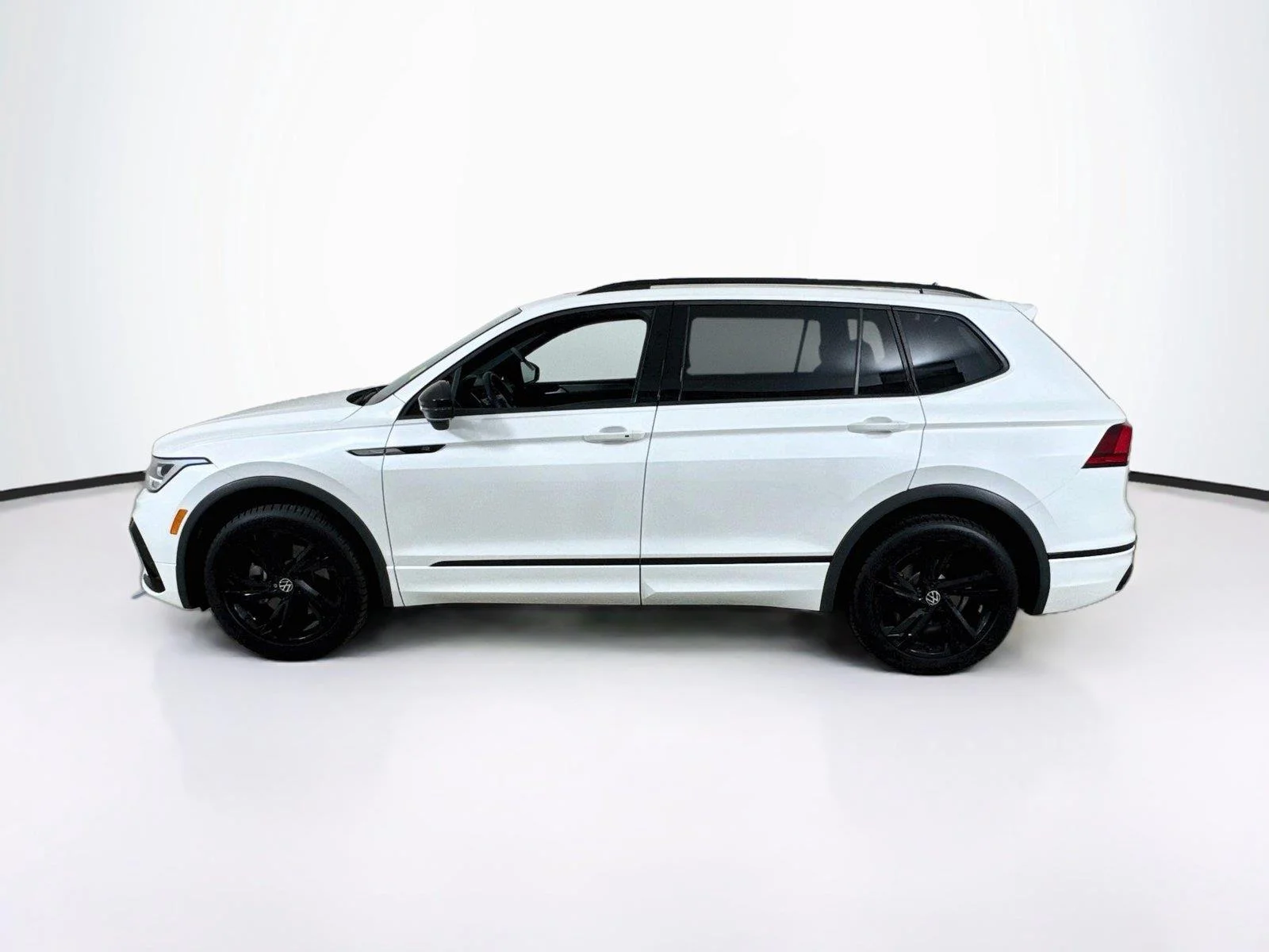 Used 2023 Opal White Pearl Volkswagen SE R-Line Black image 3