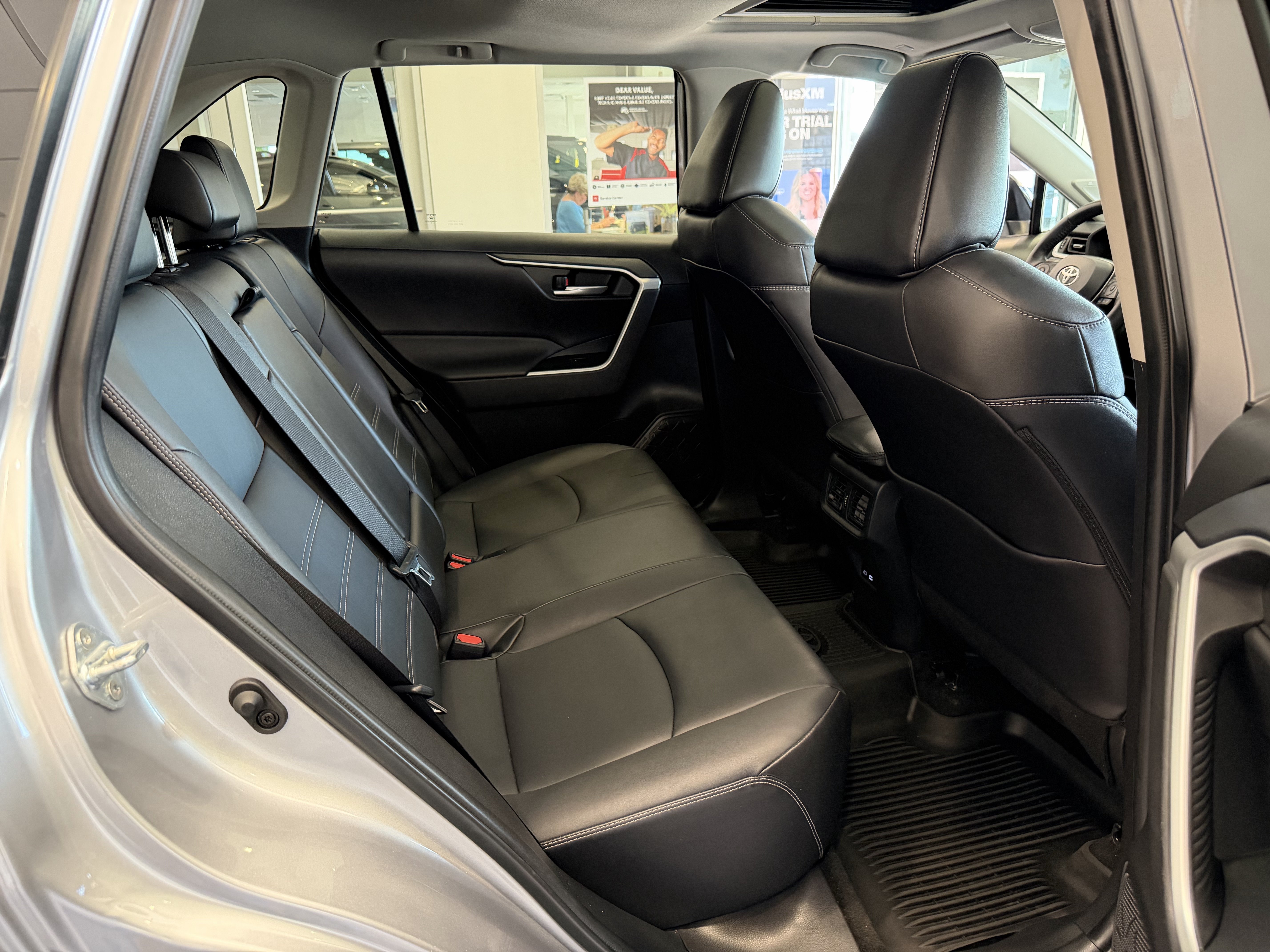 Used 2023 Silver Toyota XLE Premium image 43