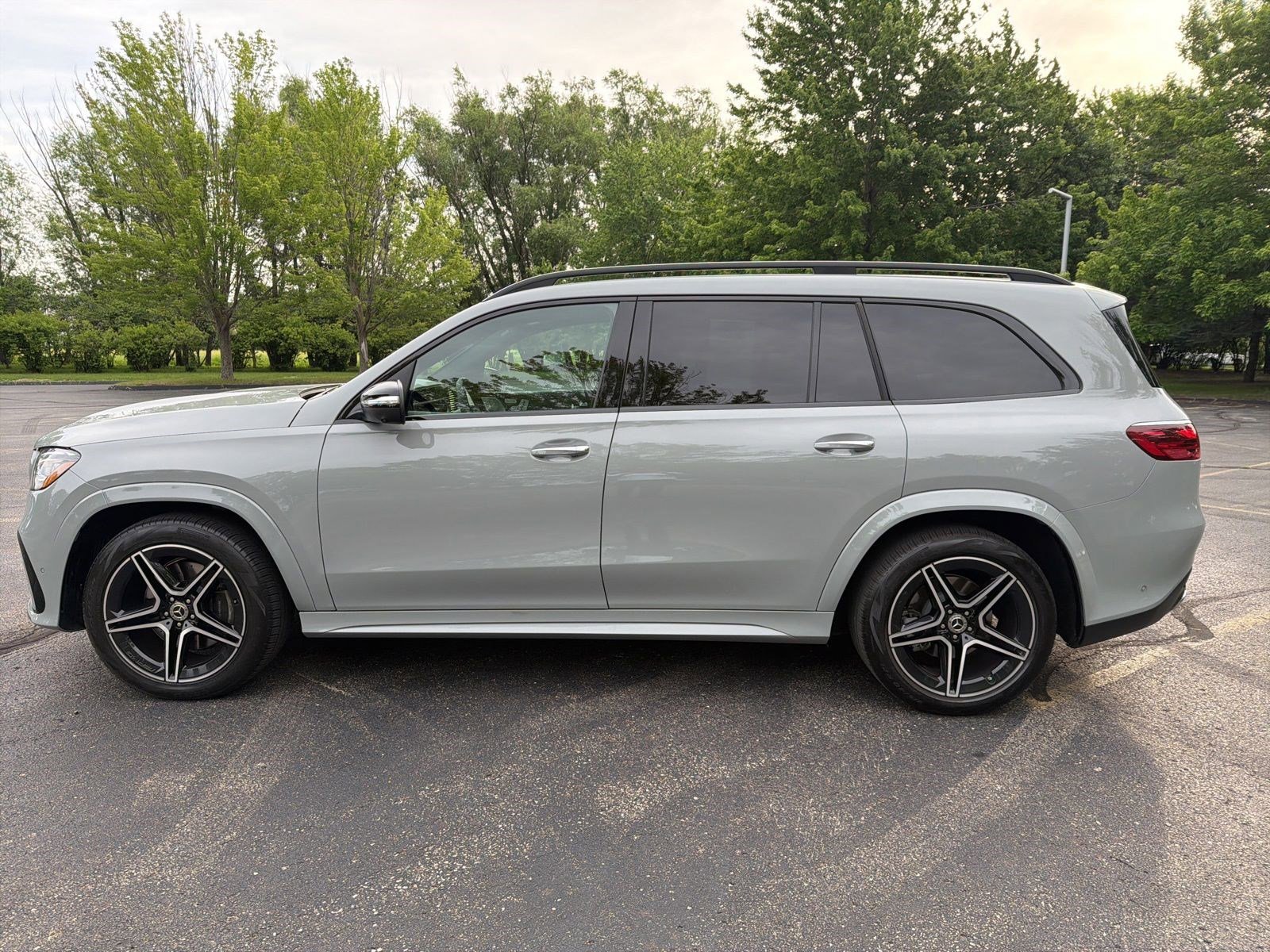 Used 2024 MANUFAKTUR Alpine Gray Mercedes-Benz GLS 450 image 11
