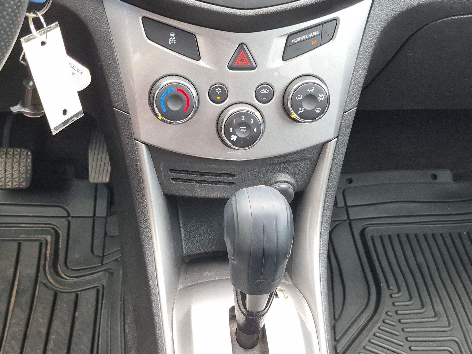 Used 2015 Brilliant Blue Metallic Chevrolet LT image 27