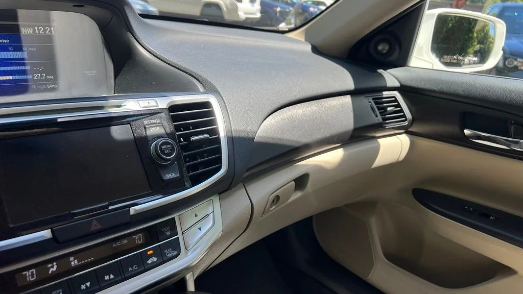 Used 2014  Honda EX-L image 18