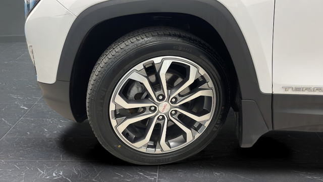 Used 2019 Summit White GMC SLT image 36