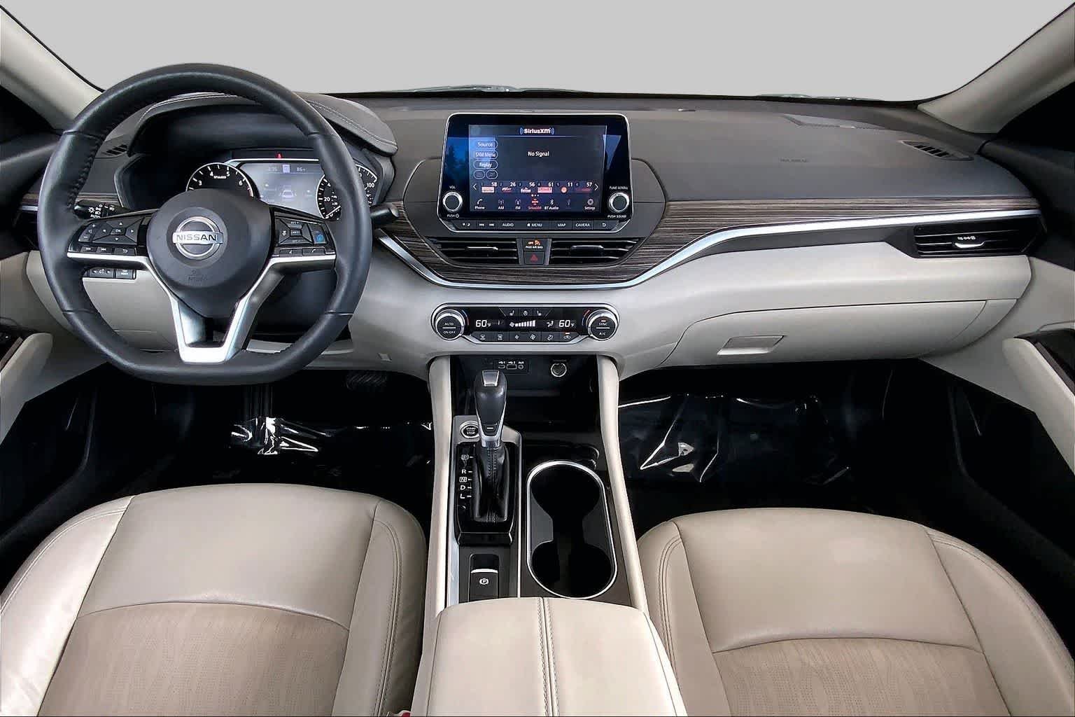 Used 2022 Pearl White Tricoat Nissan 2.5 SL image 16