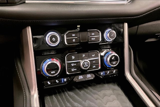 Used 2023 Onyx Black GMC Denali image 31