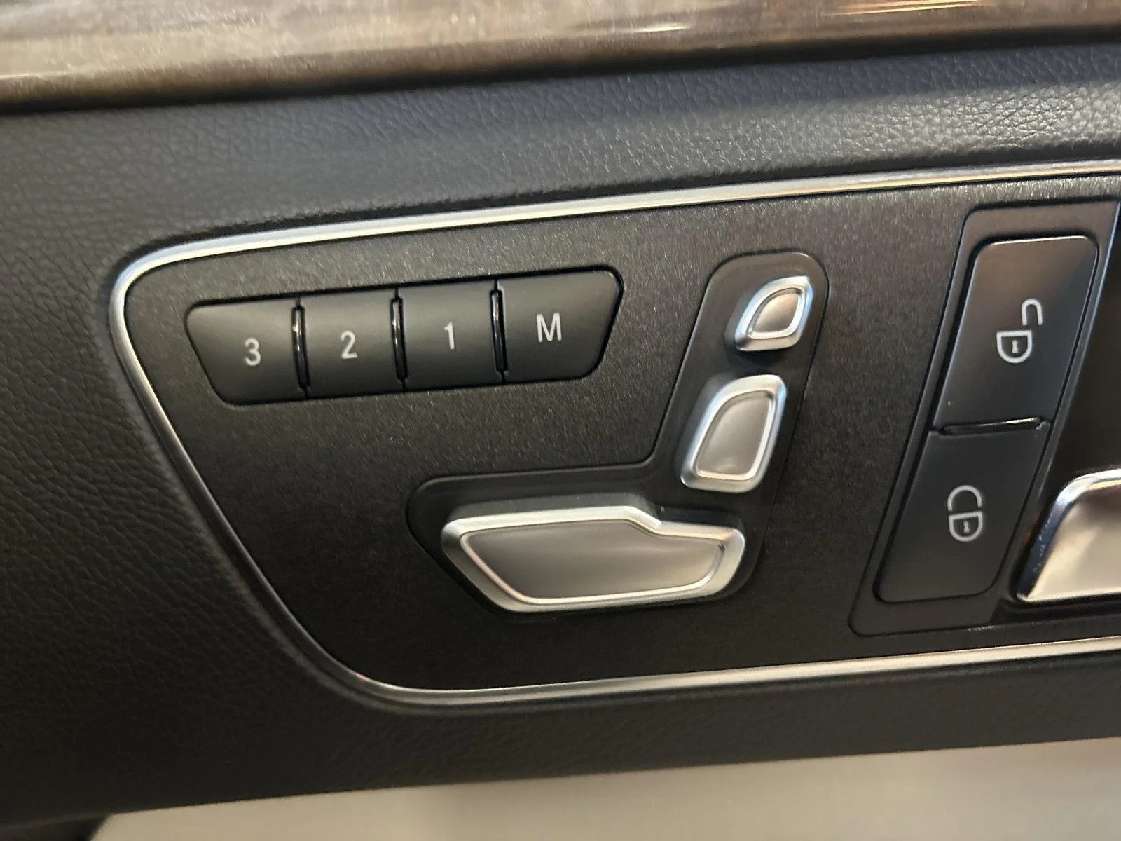Used 2016 Selenite Grey Metallic Mercedes-Benz E 350 Sport image 23