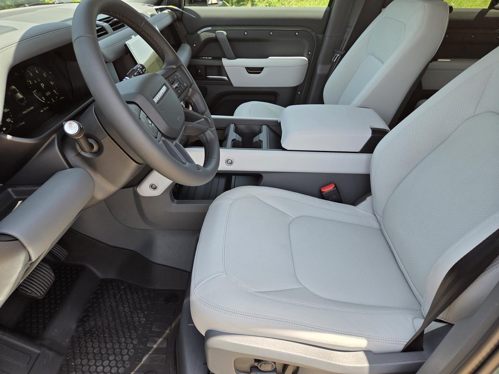 New 2026 Keswick Green LAND ROVER  image 33