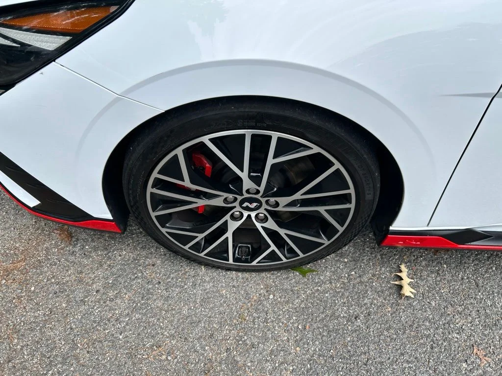 Used 2022 White Hyundai Base image 12