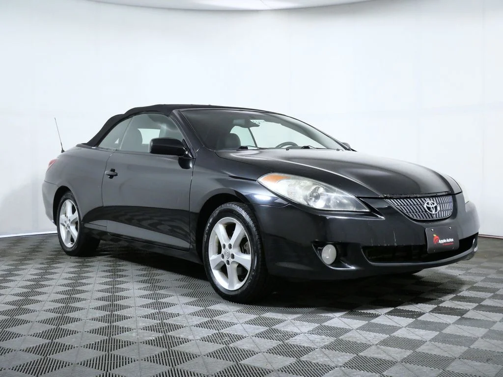 Used 2004 Black Toyota SLE image 1
